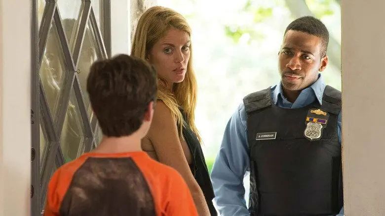 A Cop Threatened a 12-Year-Old on His Own Porch — Then His Mother Opened the Door